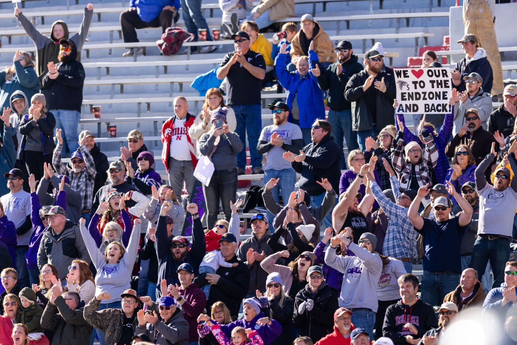 112222-owh-spo-fbeight2-ar08.JPG